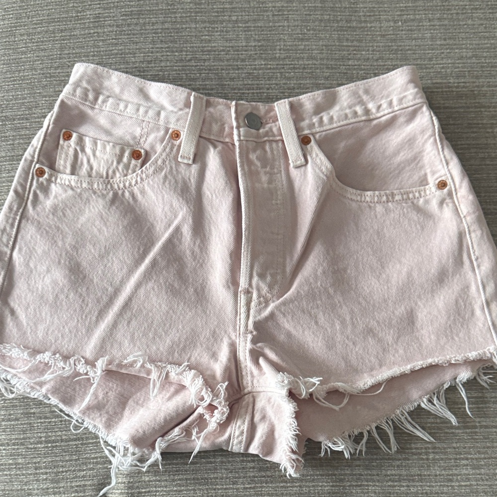 High-Rise Pink Levi’s Shorts